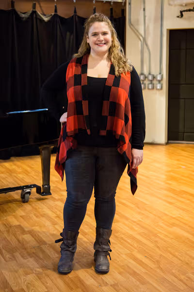 Bonnie Milligan Photo