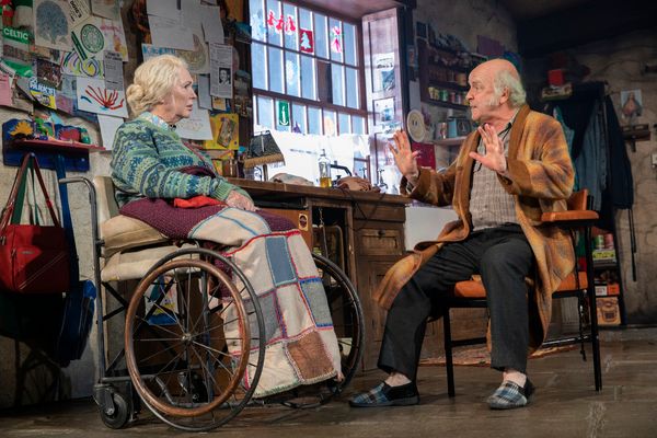 Fionnula  Flanagan and  Mark  Lambert  Photo