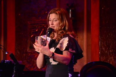 Anna Gasteyer holding the Humane Society of New York's Sandy Award Photo