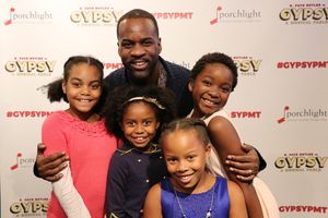 Saniyah As-Salaam, Choreographer/Associate Director Chris Carter, Jillian-Giselle, (Bottom) Hannah Love Jones and Izzie Rose @ BroadwayWorld Saniyah As-Salaam, Choreographer/Associate Director Chris Carter, Jillian-Giselle, ( Photo