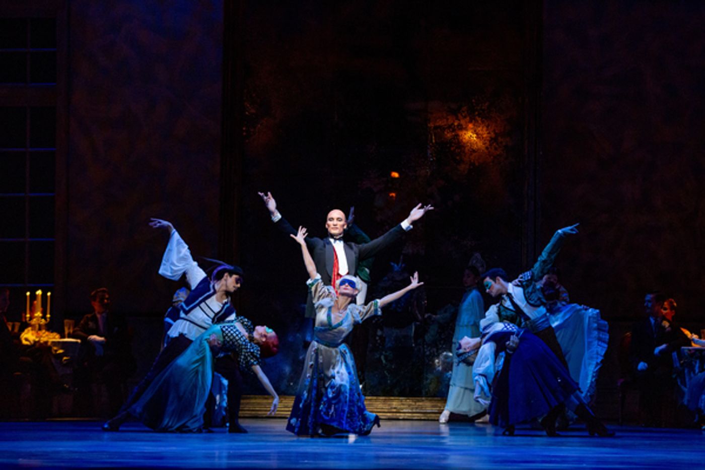 Photo Flash: First Look at Joffrey Ballet's SWAN LAKE  Image