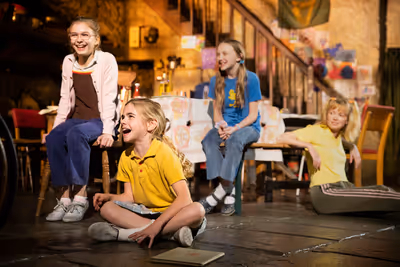 Brooklyn Shuck (Nunu (Nuala) Carney), Matilda Lawler (Honor Carney), Willow McCarthy  Photo
