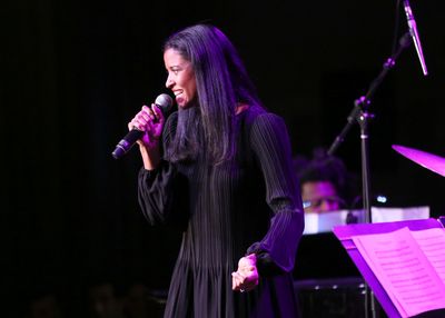 Renee Elise Goldsberry Photo