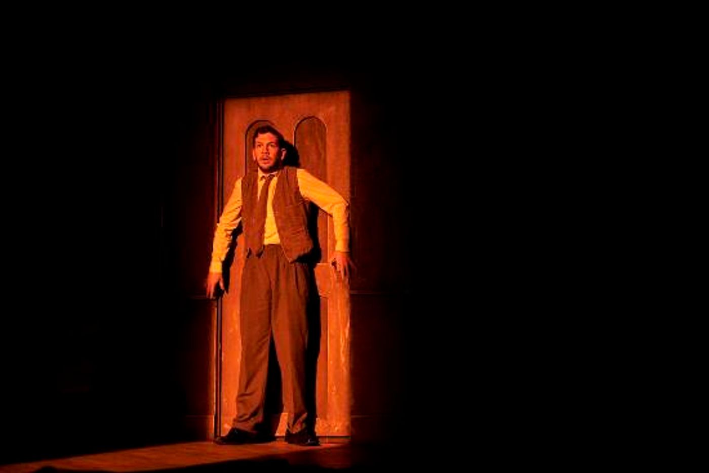Review: THE WOMAN IN BLACK is Halloween Scare Fare at Pasadena Playhouse  Image
