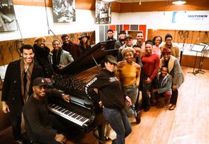 Kenny Seymour, Dominique Moriseau 
Nasia Thomas, Candice Woods, Rashidra Scott, Rasha Photo