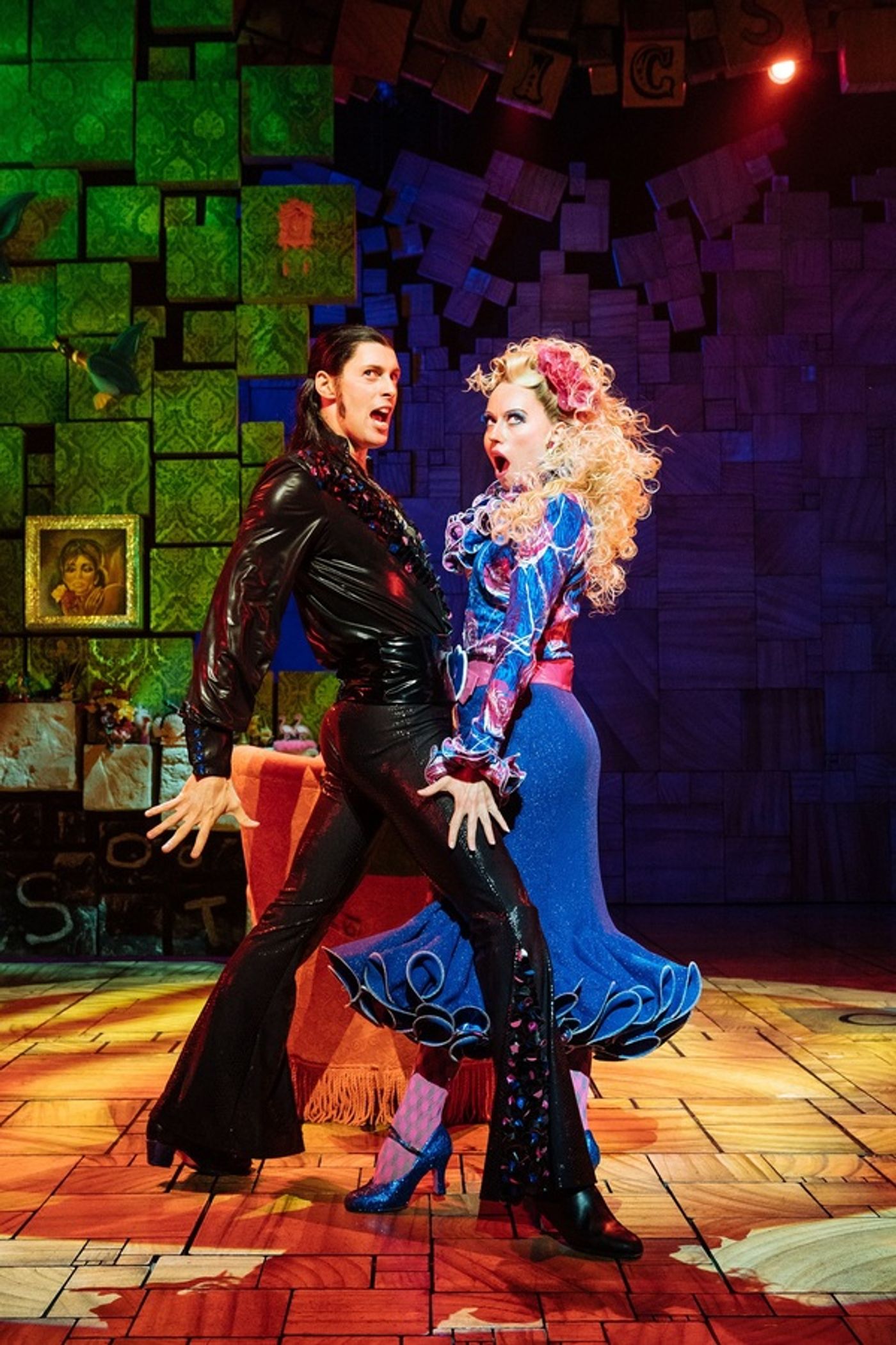 Photo Flash: First Look at Hayden Tee, Gina Beck, and the New Cast of Royal Shakespeare Company's MATILDA  Image