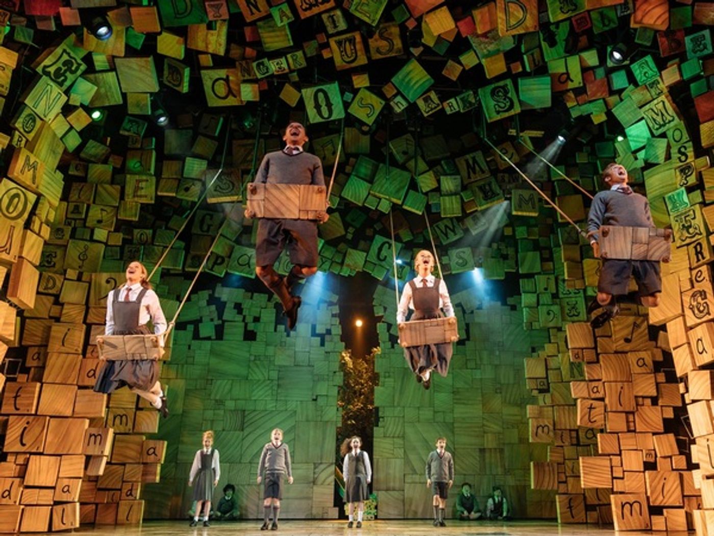 Photo Flash: First Look at Hayden Tee, Gina Beck, and the New Cast of Royal Shakespeare Company's MATILDA  Image