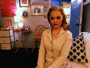 â€"Our days at dear Old Shiz…â€
A moment to breathe after I change out of my pink Popular dress, before the bridge cross with our Fiyero, Ryan McCartan. I love this classic look. Photo by Hannah Dowdy! @ BroadwayWorld â€"Our days at dear Old Shiz…â€
A moment to breathe after I change ou Photo