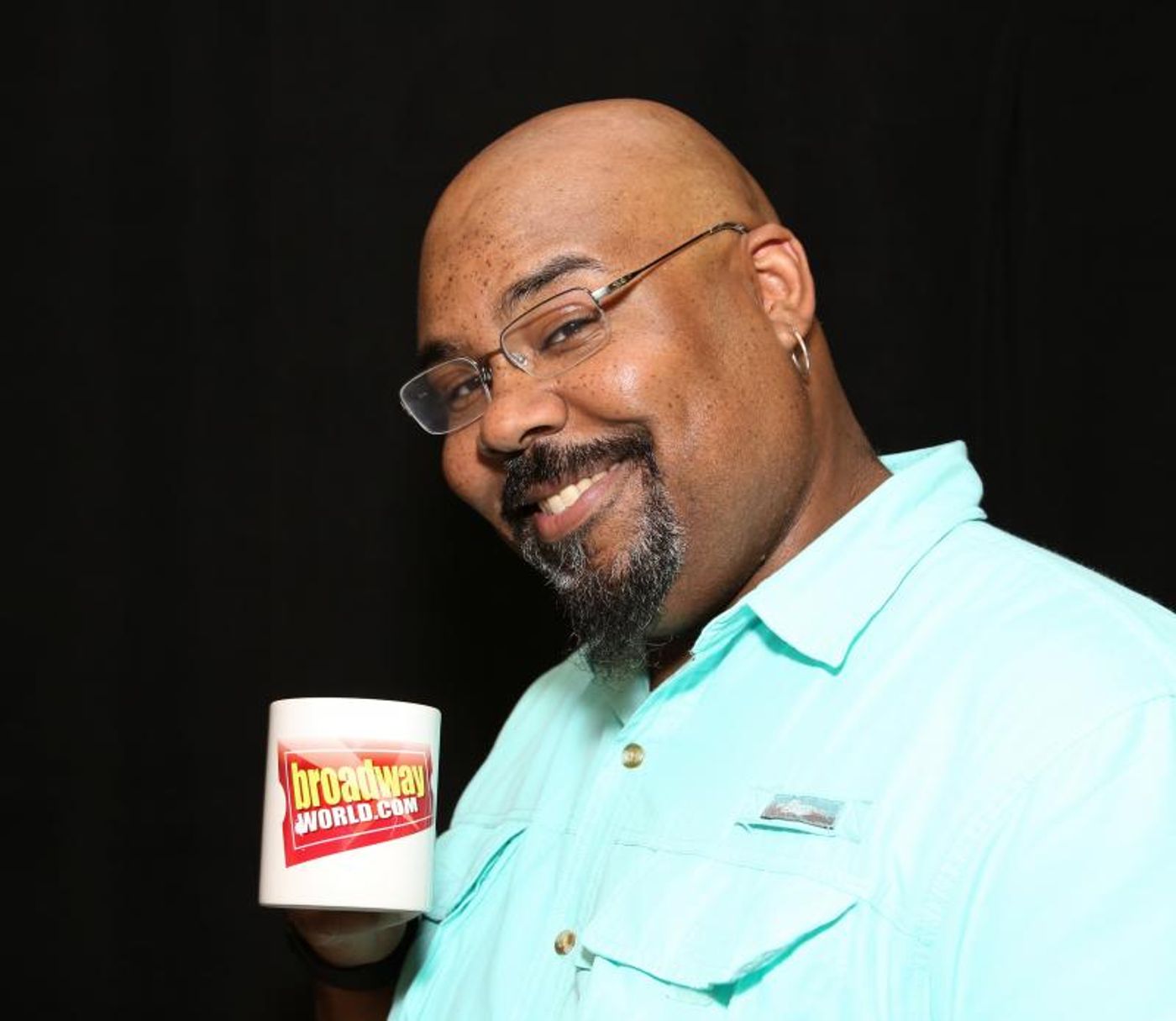 Wake Up With BWW 10/26: First Look at COME FROM AWAY Tour, and More!  Image