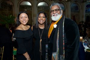 Nikki and Lori Stokes with author and restauranteur, Alexander Smalls @ BroadwayWorld Nikki and Lori Stokes with author and restauranteur, Alexander Smalls Photo