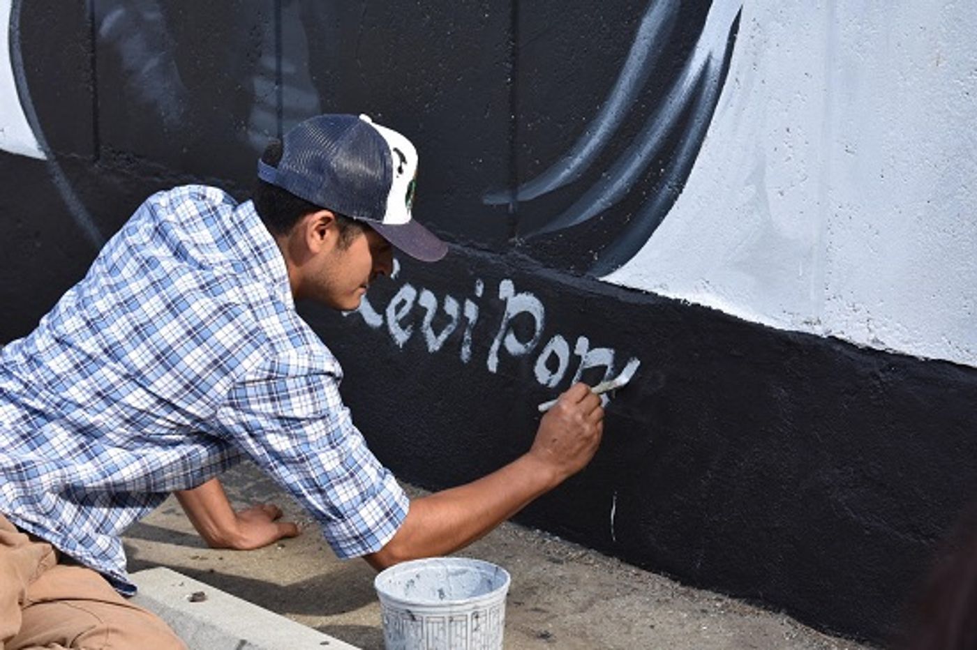 Theatre West and Artist Levi Ponce Celebrate Judy Garland in New Mural  Image