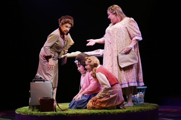Cheryl McMahon (Prudy Pingleton) and Blake Hammond (Edna Turnblad) with Brooke Shapir Photo