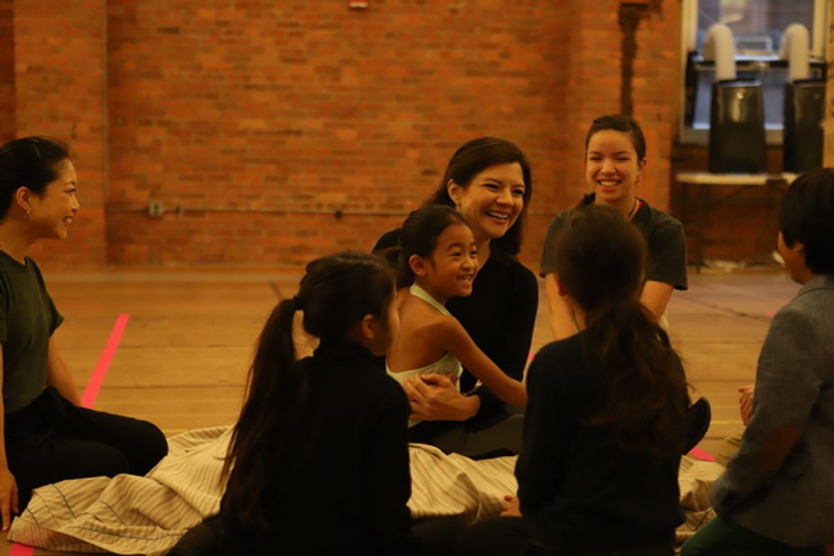 Angela Baumgardner and Young Ensemble Members at Getting To Know The Cast of THE KING AND I National Tour!