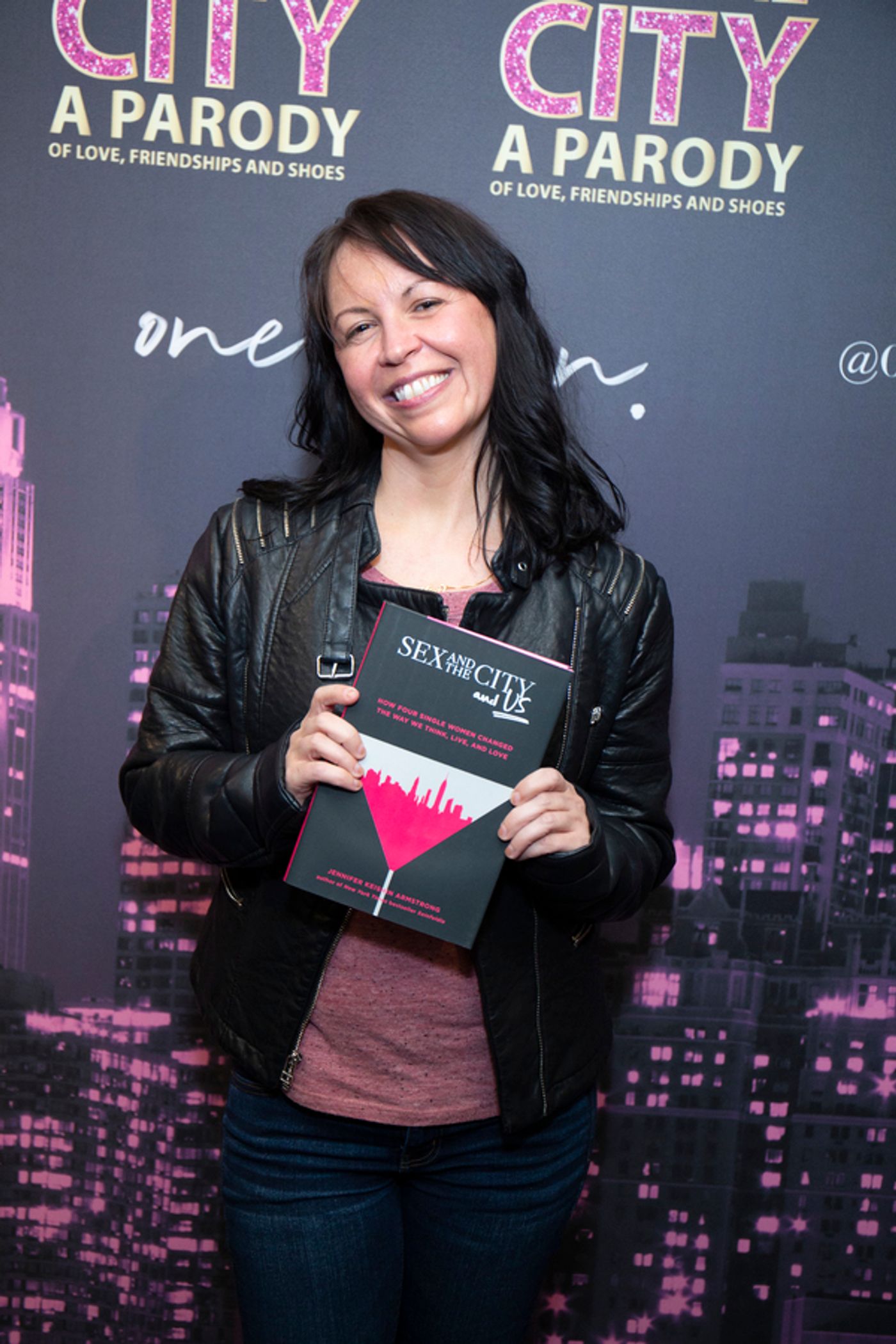 Photo Flash: Jennifer Keishin Armstrong Signs 'Sex and the City and Us' Book at ONE WOMAN SEX AND THE CITY  Image