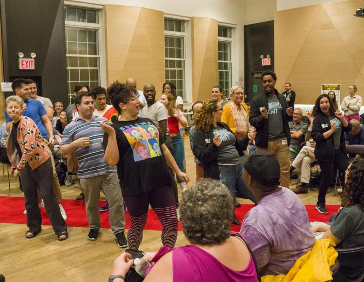 Review: Mobile Unit's A MIDSUMMER NIGHT'S DREAM Parties On at The Public  Image