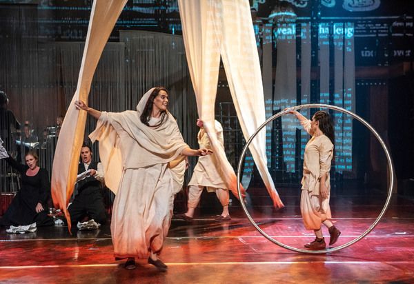 Karolina Blixt and Sarah Lett in Folkoperan/ Cirkus Cirkor production of Philip Glass Photo