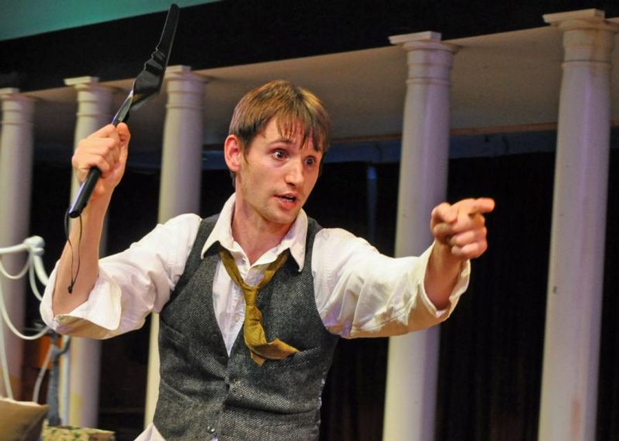 Review: THE ORPHANS' HOME CYCLE at Metropolitan Ensemble Theatre Image