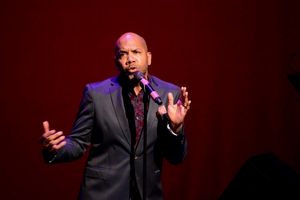 Darius de Haas Photo