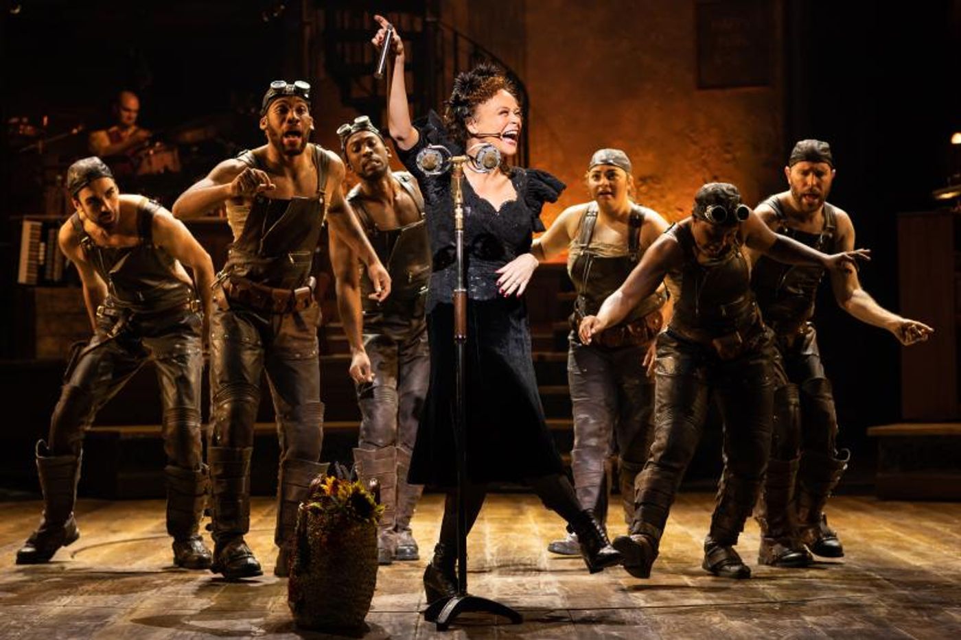 Interview: Eva Noblezada & Reeve Carney Talk HADESTOWN  Image
