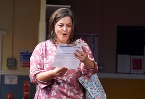 Ruth Jones @ BroadwayWorld Ruth Jones Photo