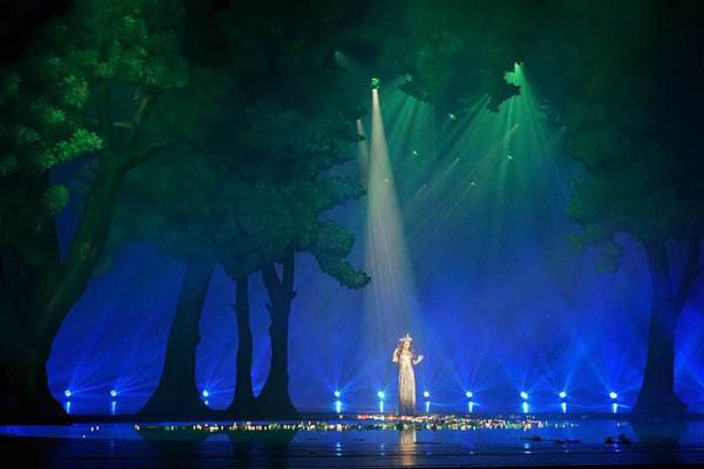 Get a First Look of HYMN: Sarah Brightman In Concert from Fathom Events, in Theaters 11/8  Image