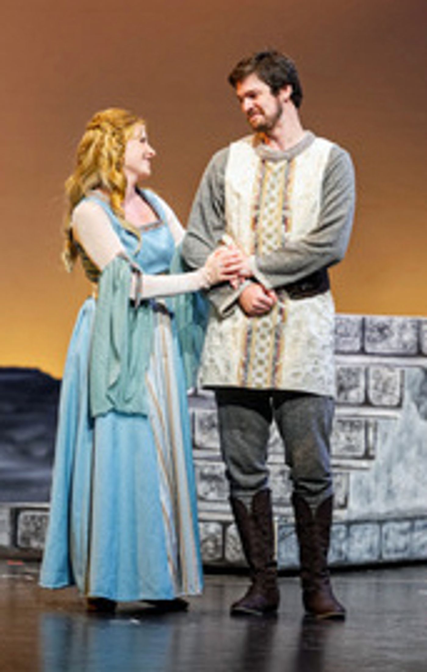 Review: CAMELOT at White Theatre Review: CAMELOT at White Theatre Image