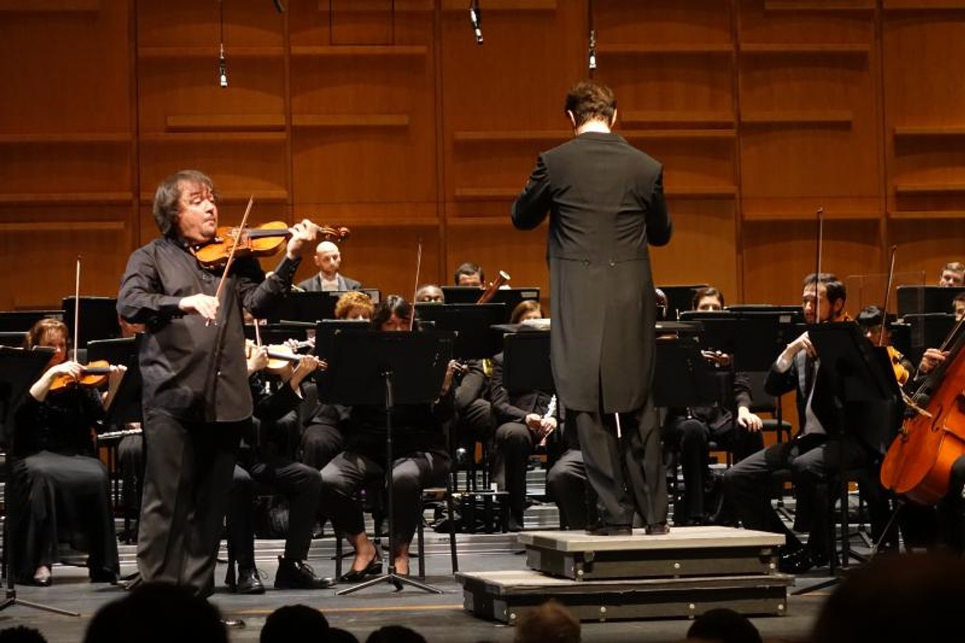 Review: Mendelssohn's ITALIAN SYMPHONY Upstaged by Epic Paganini Concerto  Image