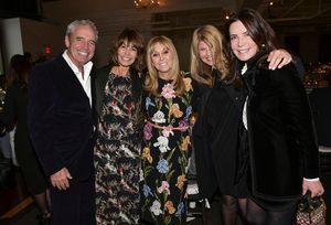 Gary Wexler, Nina Wexler, Iris Smith, Marcy Warren, Lois Robbins Photo