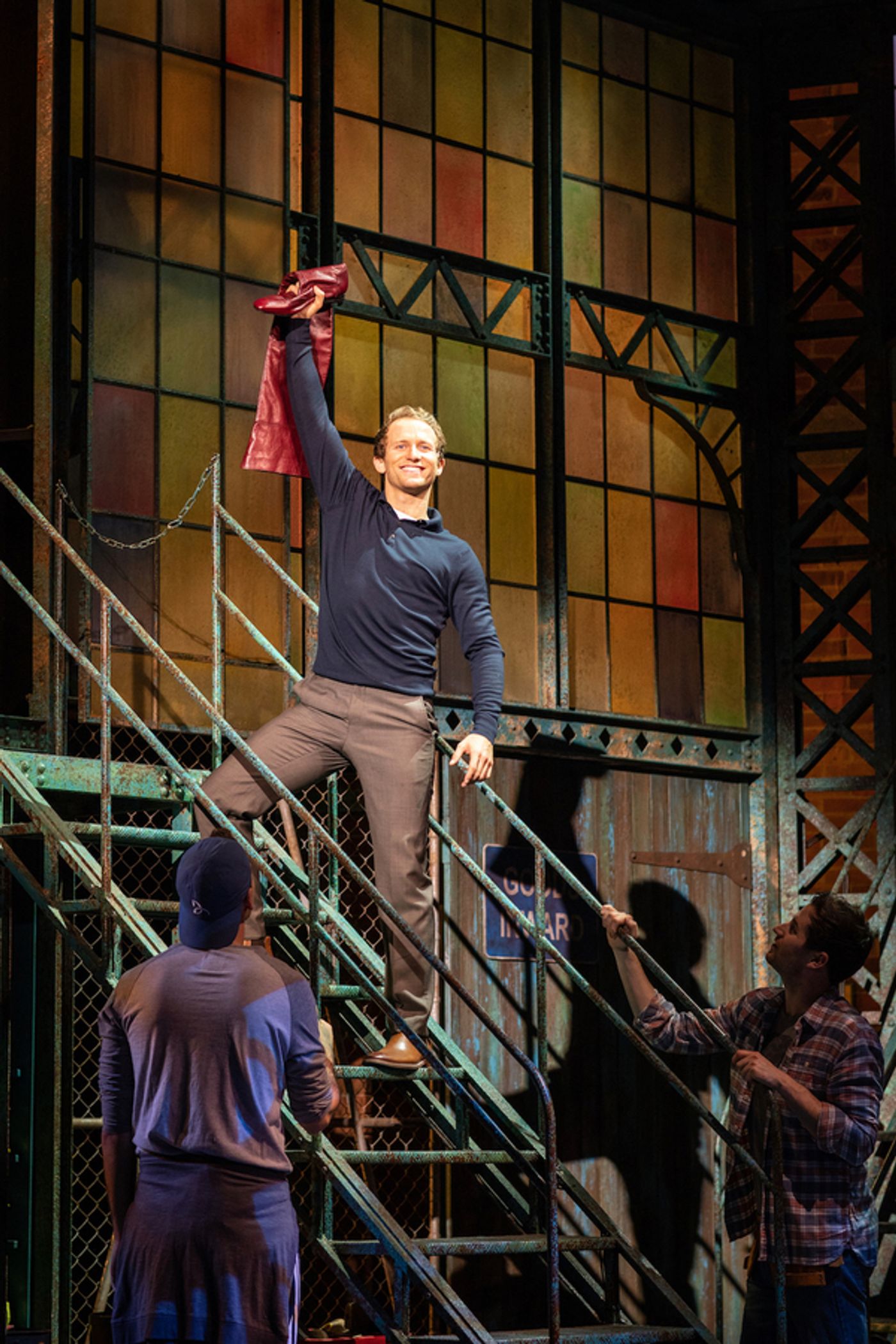 Photo Flash: Exclusive First Look At KINKY BOOTS On Tour!  Image