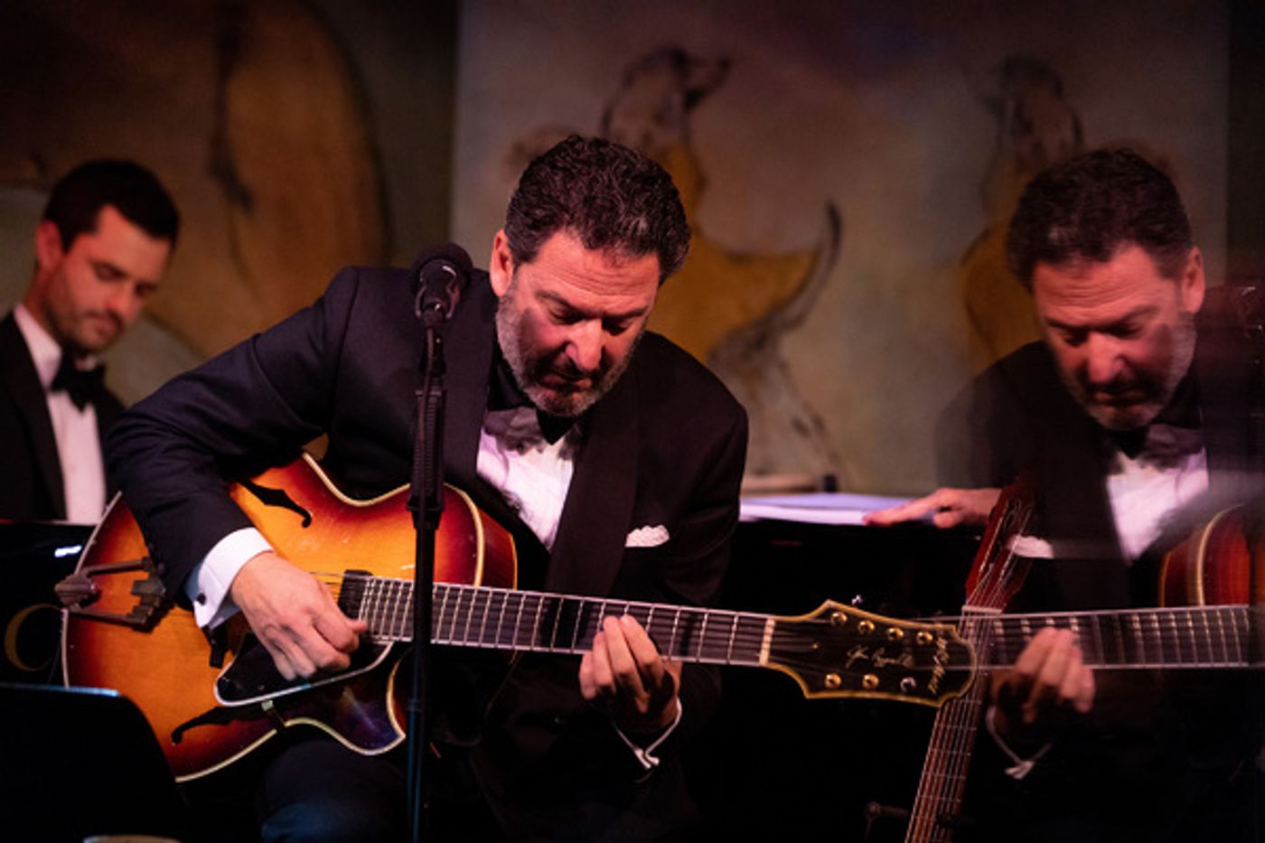 Photo Flash: John Pizzarelli & Jessica Molaskey Take the Stage at Café Carlyle Photo Flash: John Pizzarelli & Jessica Molaskey Take the Stage at Café Carlyle Image