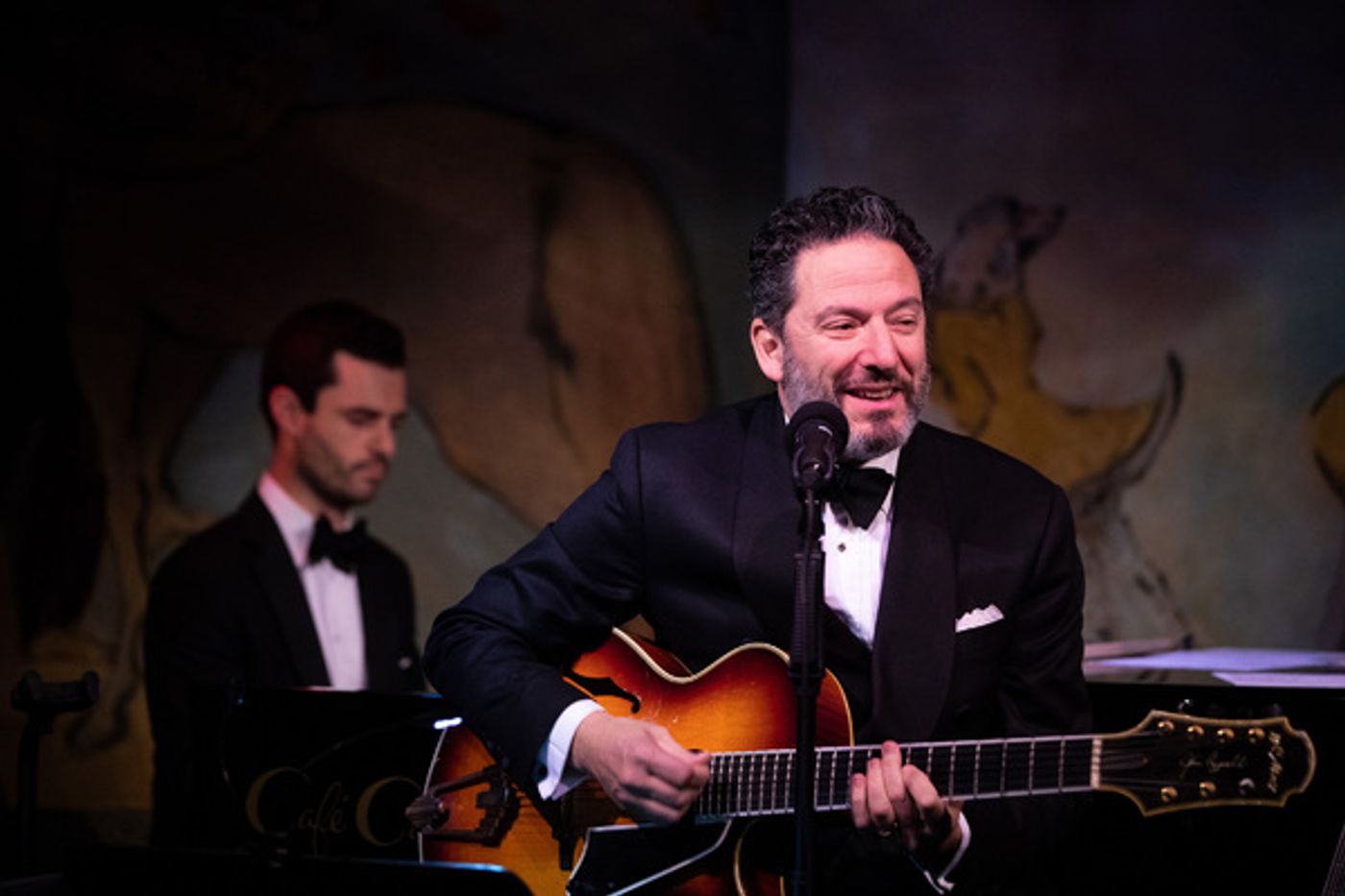Photo Flash: John Pizzarelli & Jessica Molaskey Take the Stage at Café Carlyle Photo Flash: John Pizzarelli & Jessica Molaskey Take the Stage at Café Carlyle Image