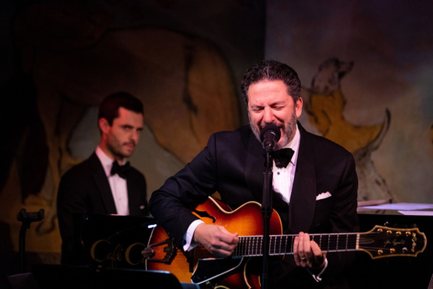 Photo Flash: John Pizzarelli & Jessica Molaskey Take the Stage at Café Carlyle Photo Flash: John Pizzarelli & Jessica Molaskey Take the Stage at Café Carlyle Image