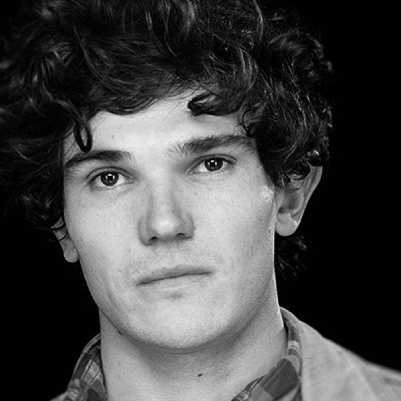 BWW Live Chats with THE FERRYMAN Stars Niall Wright & Fra Fee- Watch the Full Conversation!  Image