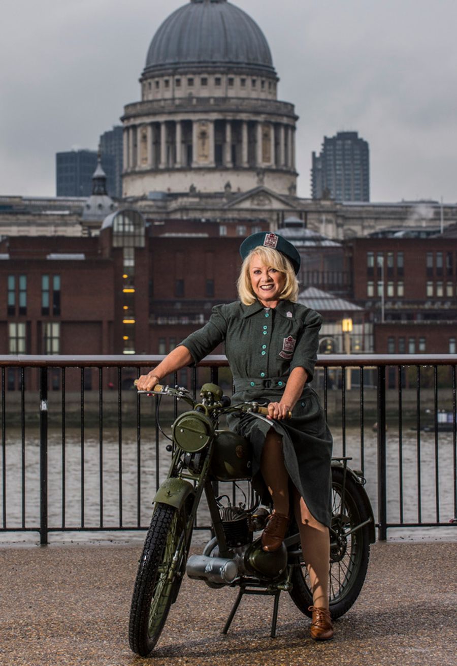 Photo Flash: Elaine Paige & Wayne Sleep Mark Royal Voluntary Service 80th Anniversary At London Event Image