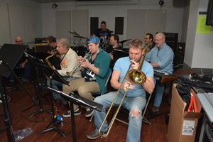 The Rockers on Broadway Band that includes-Steve Snyder, Kevin Kuhn, Nate Brown, Gary Briston, John Putnam, Henry Aaronson, Jay Leslie, Maximilian Sangerman, Jose Snyder and John Clancy @ BroadwayWorld The Rockers on Broadway Band that includes-Steve Snyder, Kevin Kuhn, Nate Brown, Gary Photo