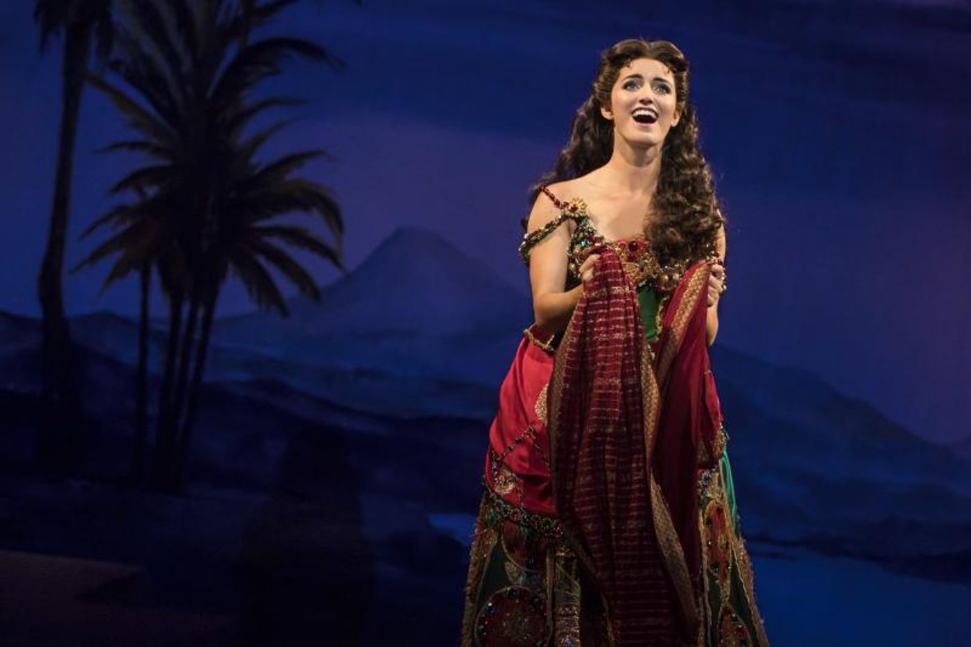 Interview: Eva Tavares Talks Playing Christine in PHANTOM OF THE OPERA  Image