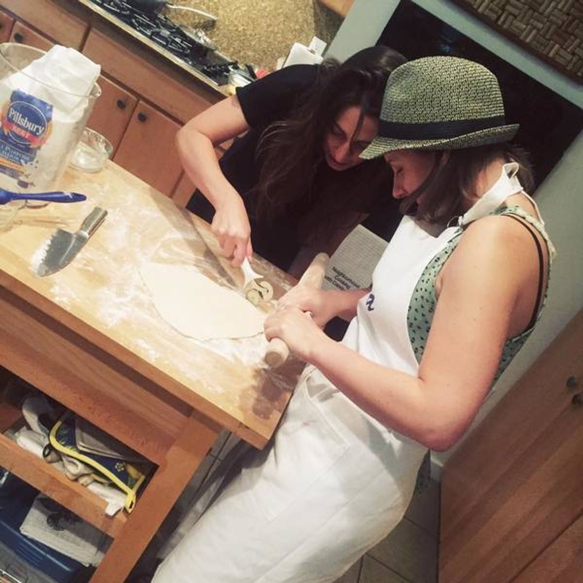 Sara Bareilles and Jessie Mueller Get Pie Lessons at 