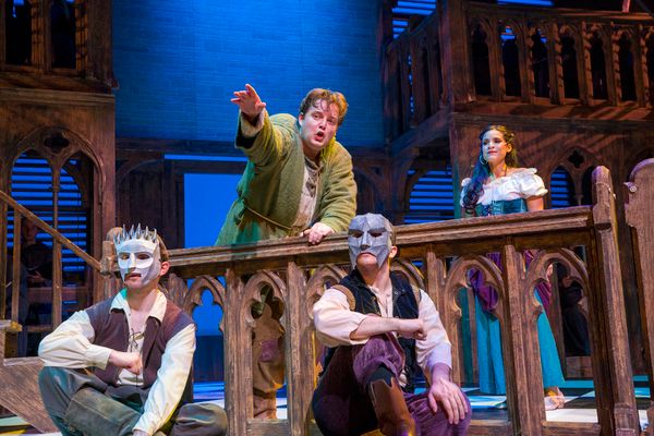 Colin Anderson as Quasimodo, Gina Naomi Baez as Esmeralda, and cast Photo