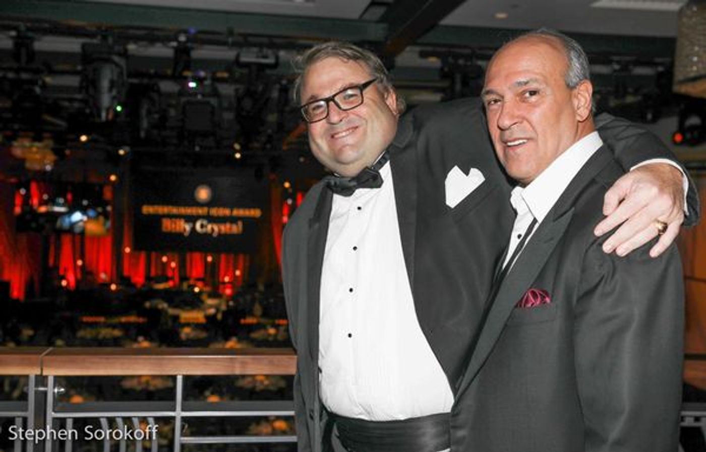 Photo Coverage: Billy Crystal Presented Friars Icon Award by Robert De Niro  Image