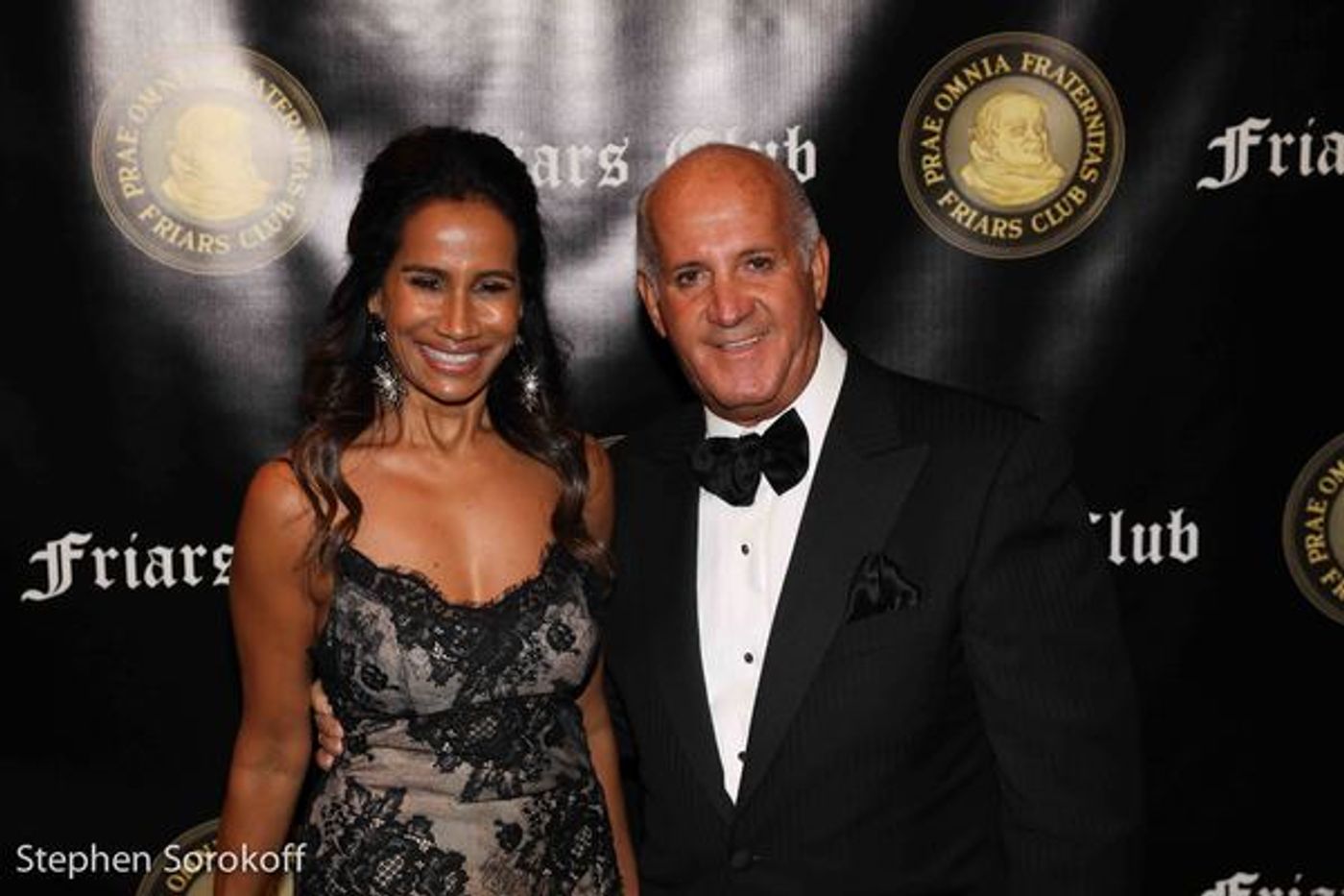 Photo Coverage: Billy Crystal Presented Friars Icon Award by Robert De Niro  Image