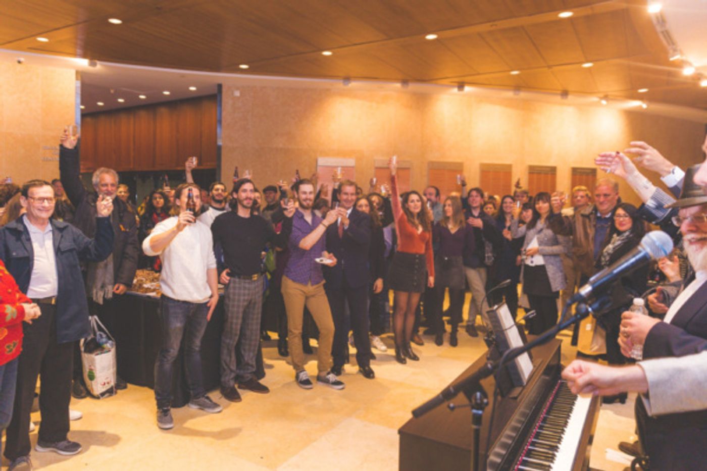 Photo Flash: FIDDLER ON THE ROOF In Yiddish Celebrates 104 Performances  Image