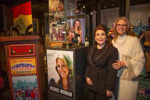 Donelle Dadigan and Emmy winner Lindsay Wagner @ BroadwayWorld Donelle Dadigan and Emmy winner Lindsay Wagner Photo