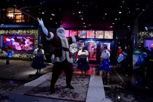 Santa Claus at Macy's Herald Square 2018 Windows Unveiling @ BroadwayWorld Santa Claus at Macy's Herald Square 2018 Windows Unveiling Photo
