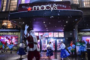Santa Claus at Macy's Herald Square 2018 Windows Unveiling @ BroadwayWorld Santa Claus at Macy's Herald Square 2018 Windows Unveiling Photo