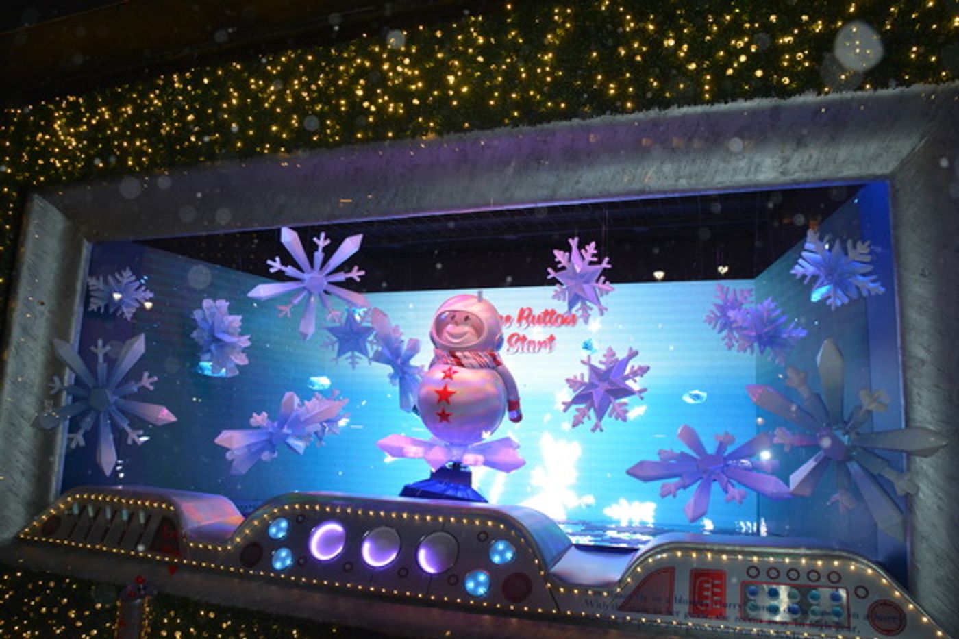 Photo Coverage: Macy's Herald Square Unveils Christmas Windows Photo Coverage: Macy's Herald Square Unveils Christmas Windows Image