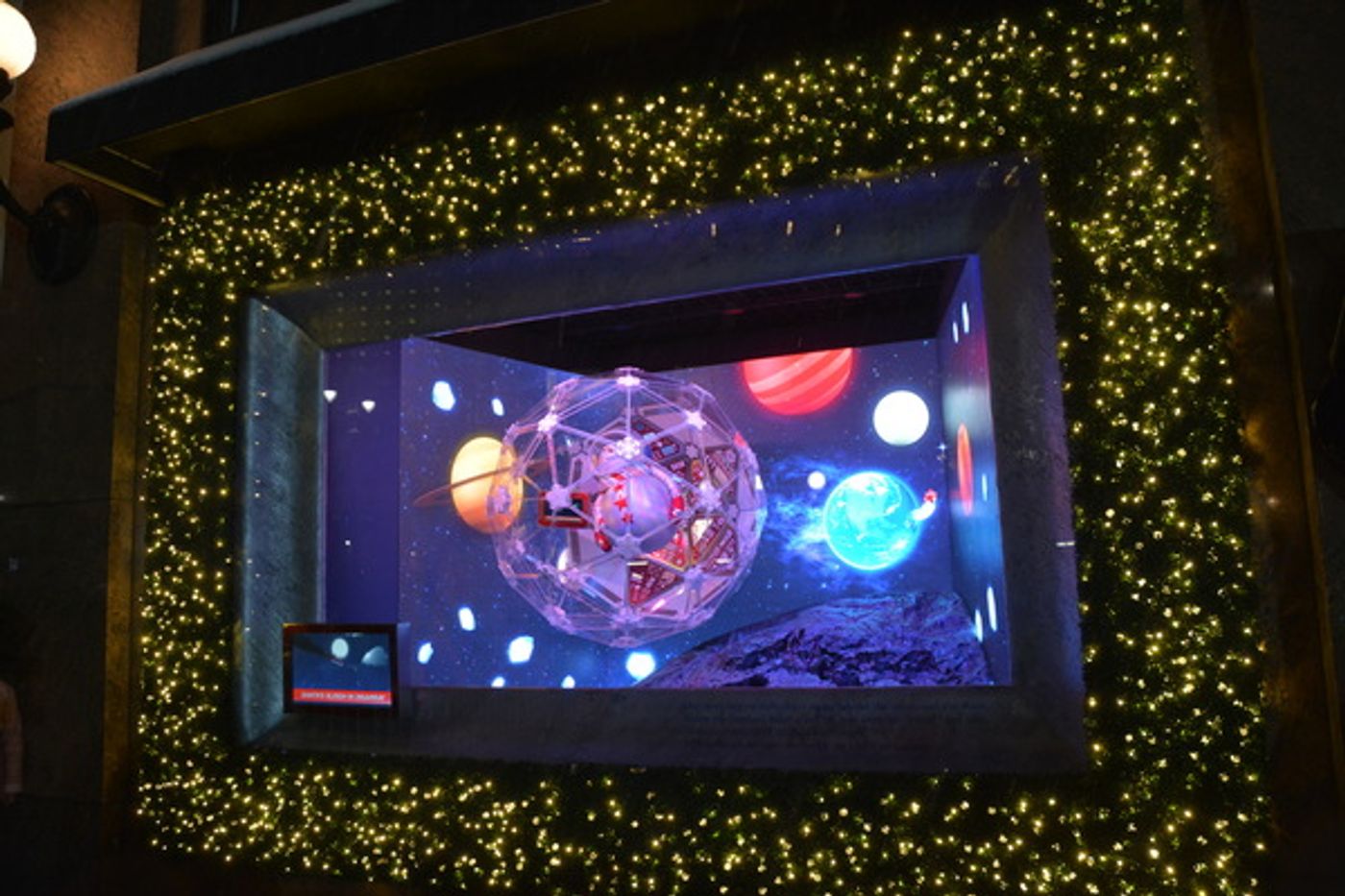 Photo Coverage: Macy's Herald Square Unveils Christmas Windows Photo Coverage: Macy's Herald Square Unveils Christmas Windows Image
