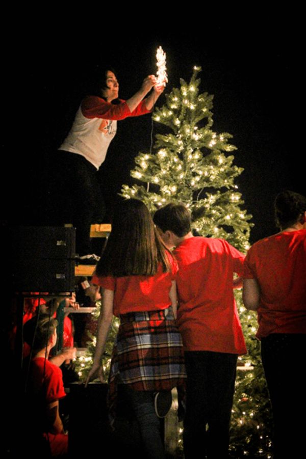 Coty Manriquez, Linda, and Ron Harris, co-founders of the BSP, together with the chil Photo