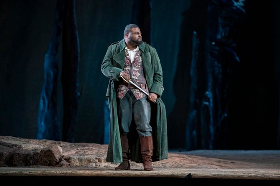 Photo Flash: Lyric Opera of Chicago Presents IL TROVATORE  Image