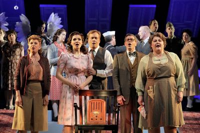 Carole Schaffer as Helen Bailey, Andriana Chuchman as Mary Hatch, William Burden as G Photo