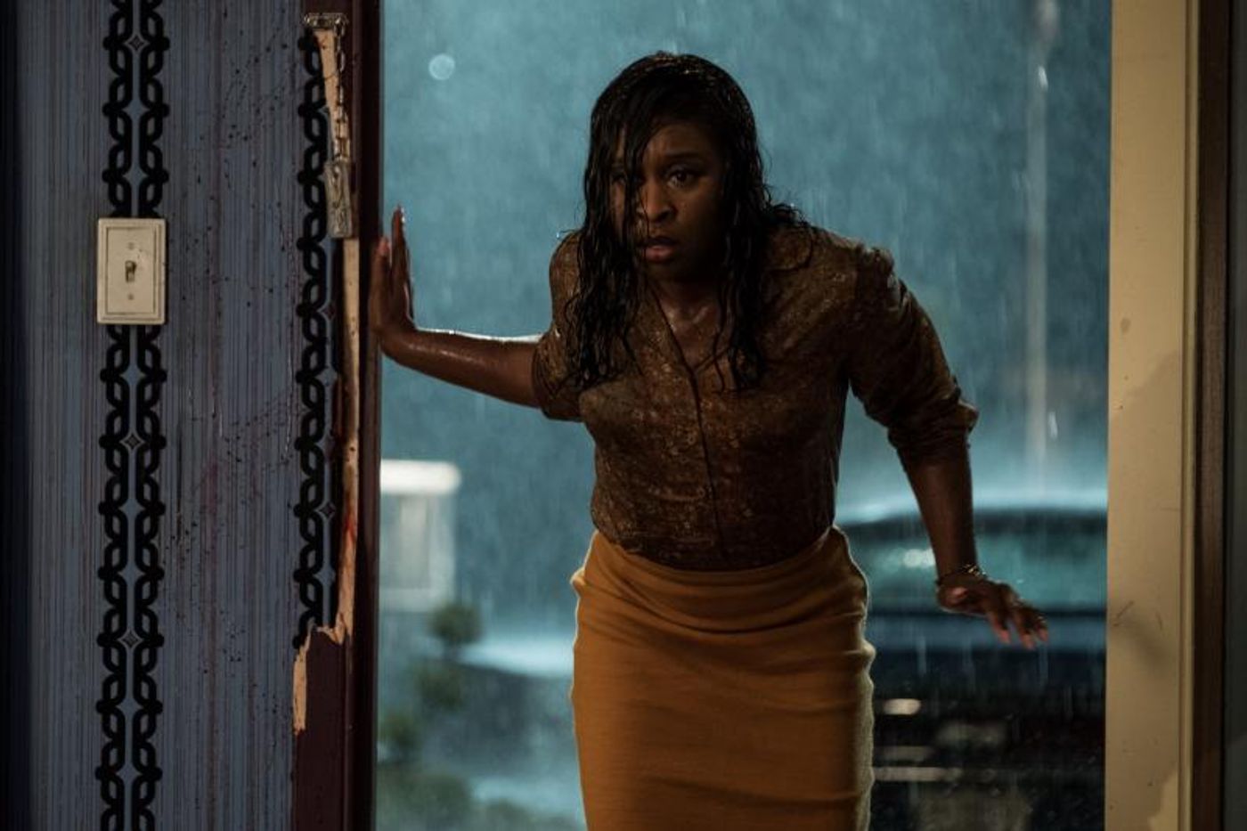Review: BAD TIMES AT THE EL ROYALE Delivers Thrills, Retro '60s Music  Image